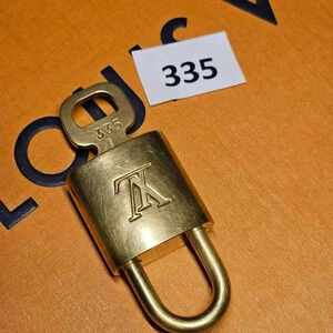 🔐 Louis  Vuitton Padlock & Key set